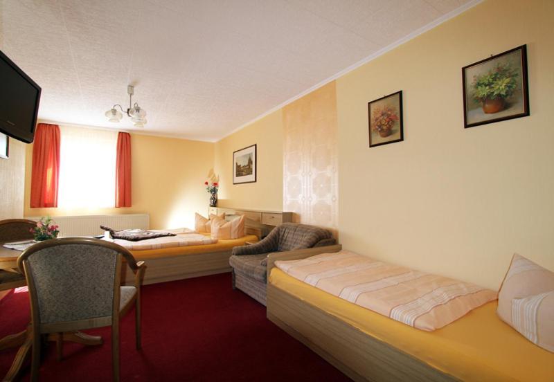 Familienhotel Zur Linde Panschwitz-Kuckau Rum bild