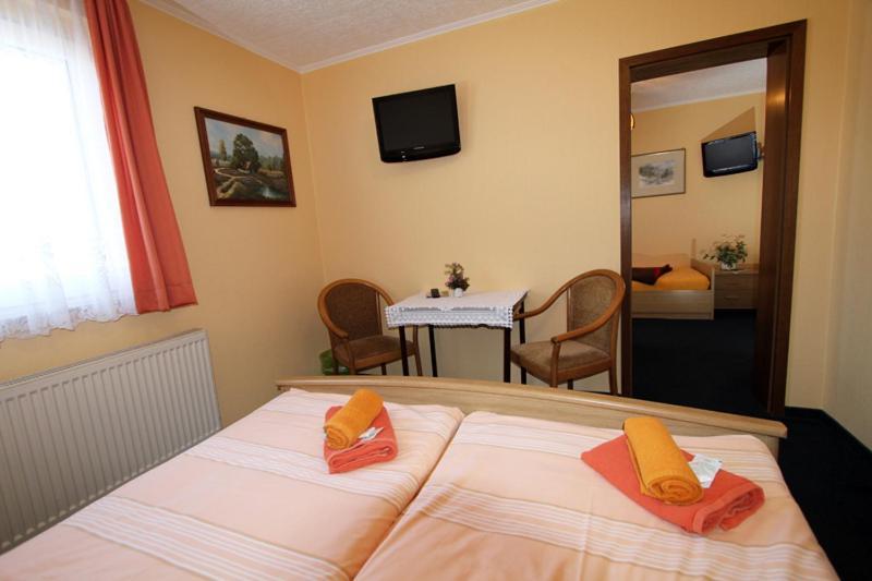 Familienhotel Zur Linde Panschwitz-Kuckau Rum bild