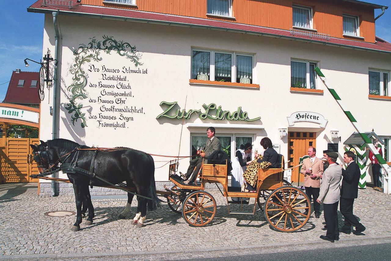 Familienhotel Zur Linde Panschwitz-Kuckau Exteriör bild